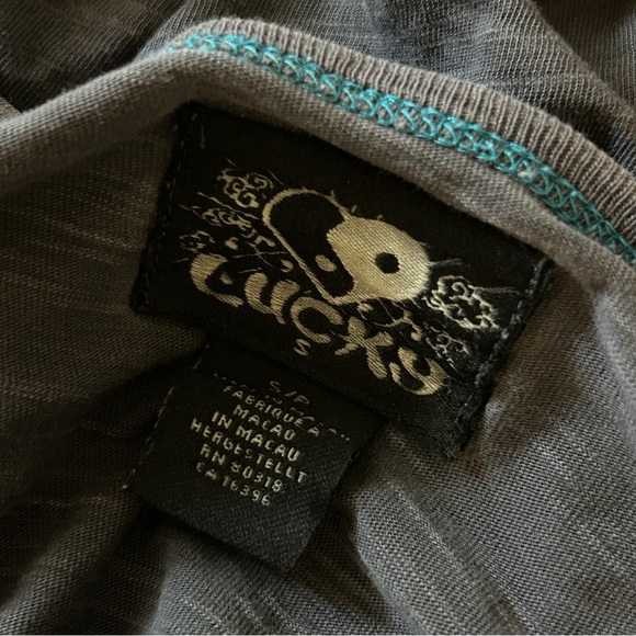 ❤️ Lucky Brand Gray Tee with Dragon Design S - Picture 5 of 9